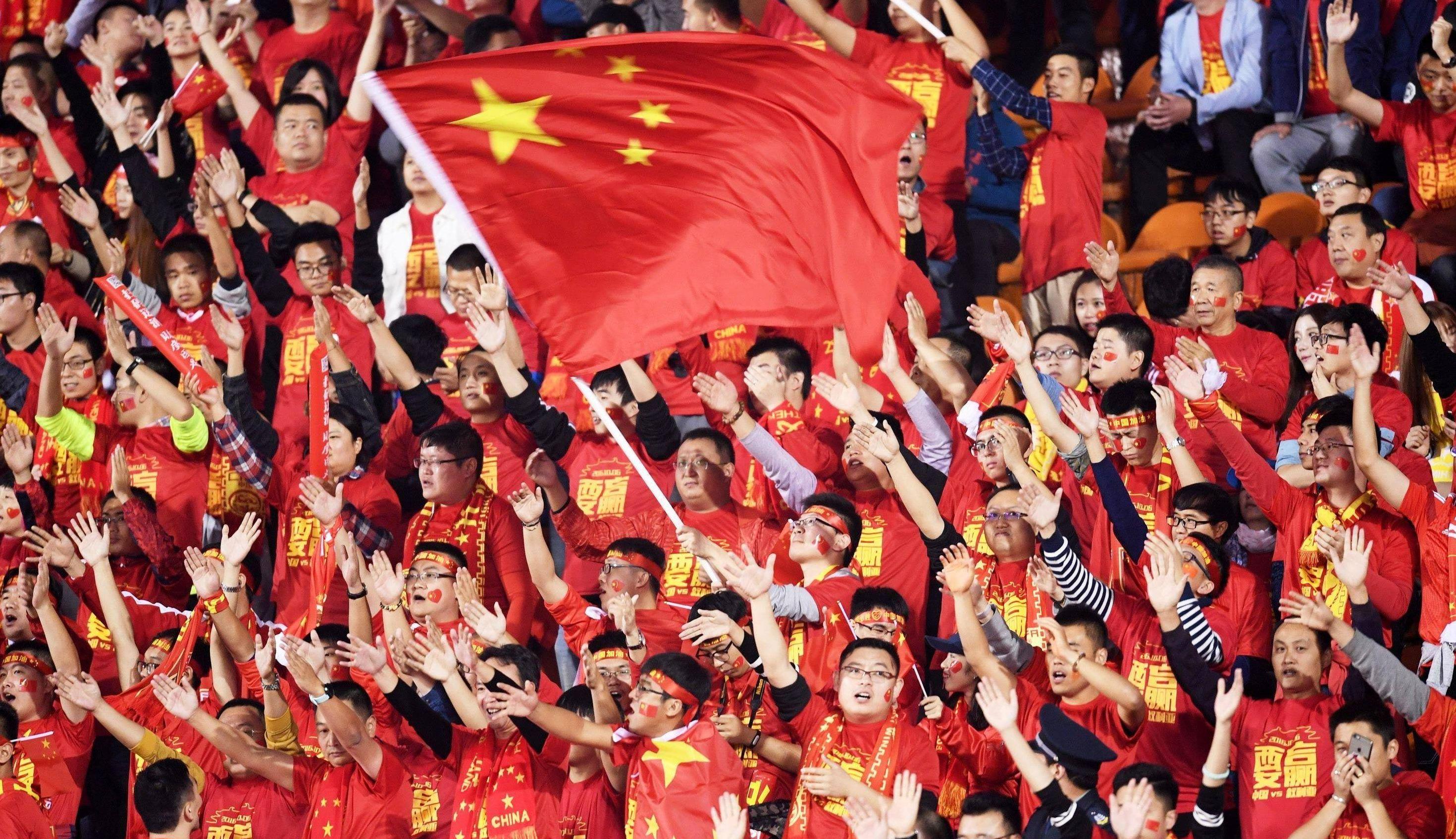 一场国内职业足球赛事打动了众多球迷,展现出对抗精神和团队合作的简单介绍 一场国内职业足球赛事打动了众多球迷,展现出对抗精神和团队合作的简单介绍