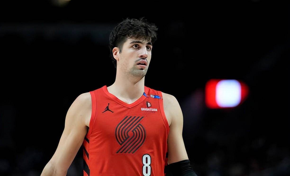 开拓者队年轻球员表现出色,带领球队走向胜利的简单介绍 开拓者队年轻球员表现出色,带领球队走向胜利的简单介绍