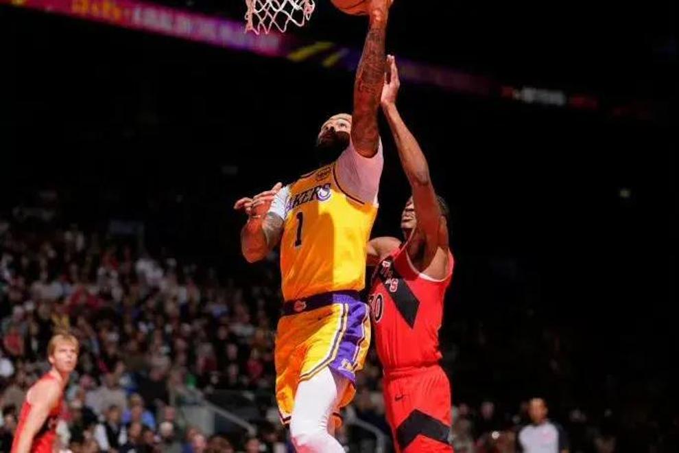 湖人赛季首胜,战胜猛龙结束连败 湖人赛季首胜,战胜猛龙结束连败