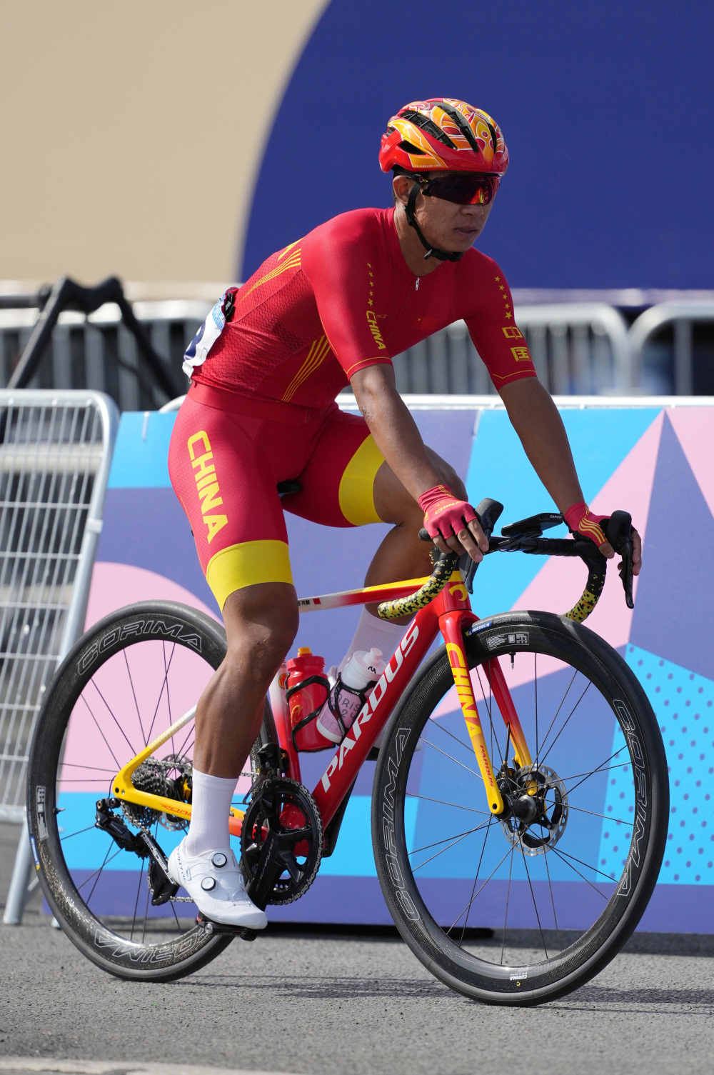 白俄罗斯运动员在自行车比赛中取得胜利