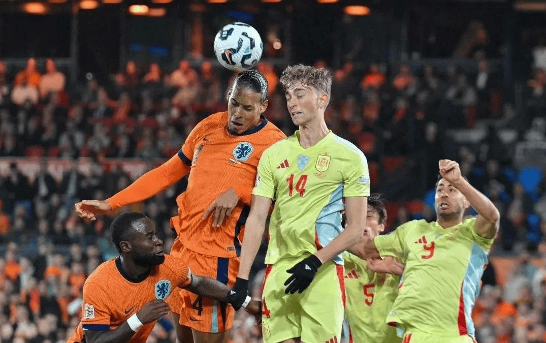 包含欧预赛:荷兰队客场惨败西班牙的词条 包含欧预赛:荷兰队客场惨败西班牙的词条