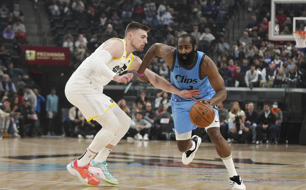 训练有素，球员状态亮眼，展现顶尖水准的简单介绍