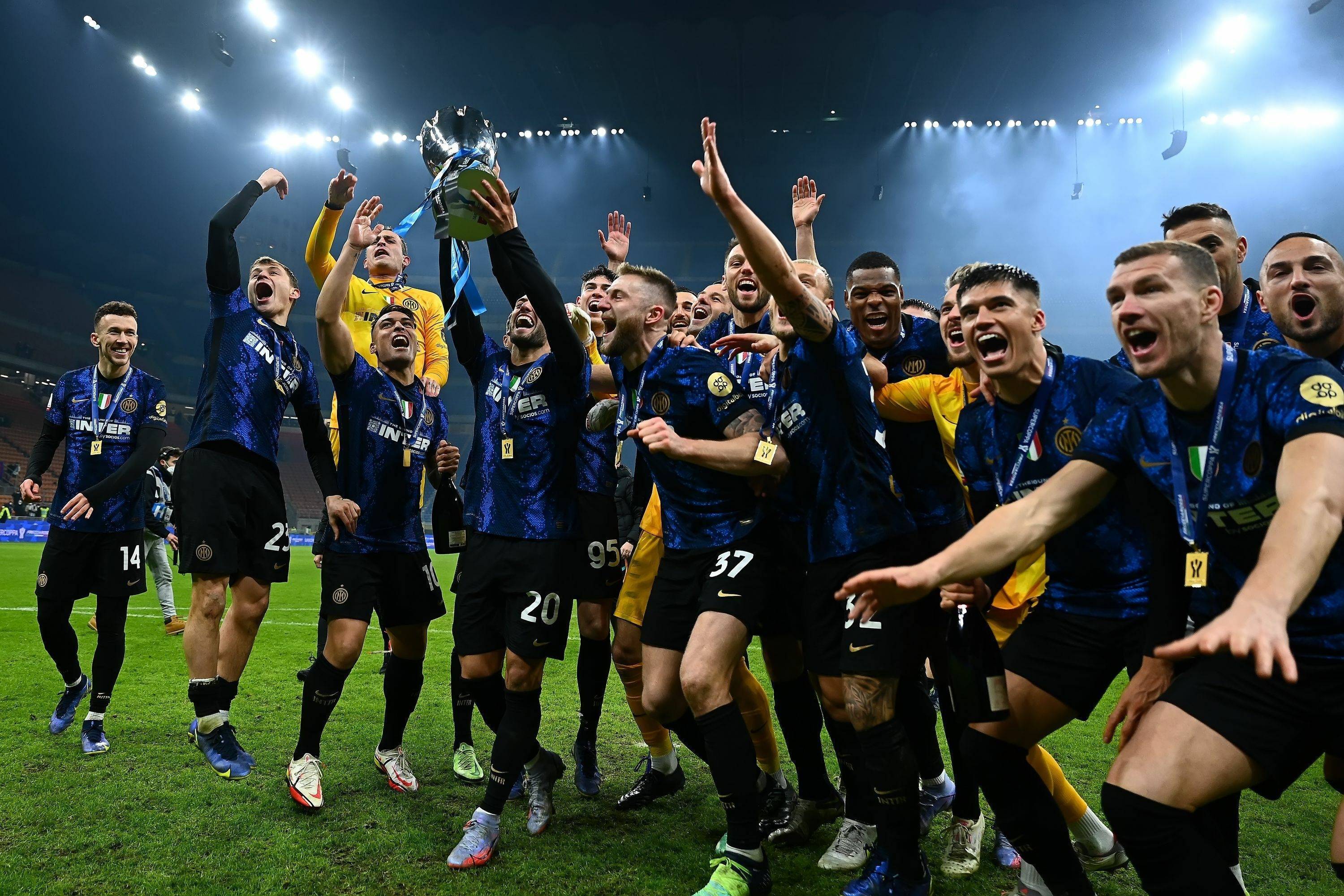 AC米兰球员因黄牌累计,导致下场禁赛 AC米兰球员因黄牌累计,导致下场禁赛