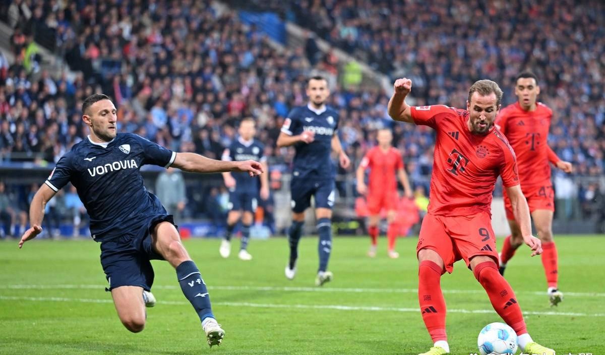 拜仁大胜展现实力,夺得赛场领先位置 拜仁大胜展现实力,夺得赛场领先位置