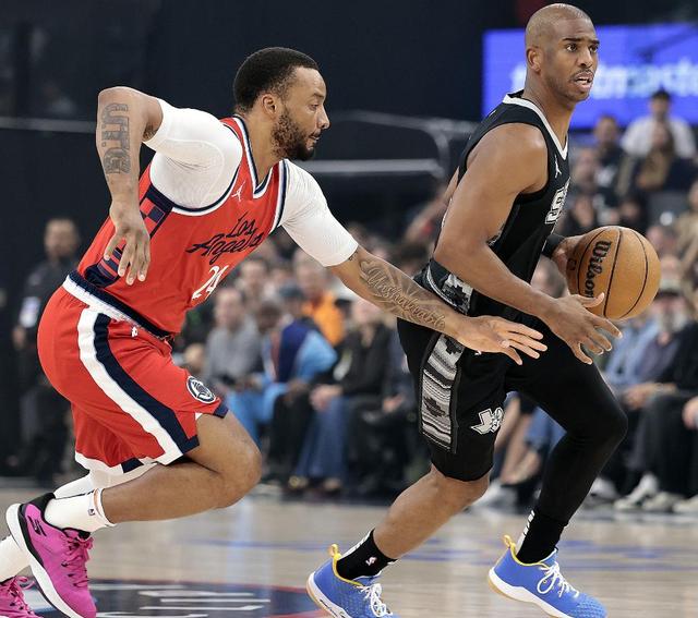 快船险胜马刺，继续保持不败