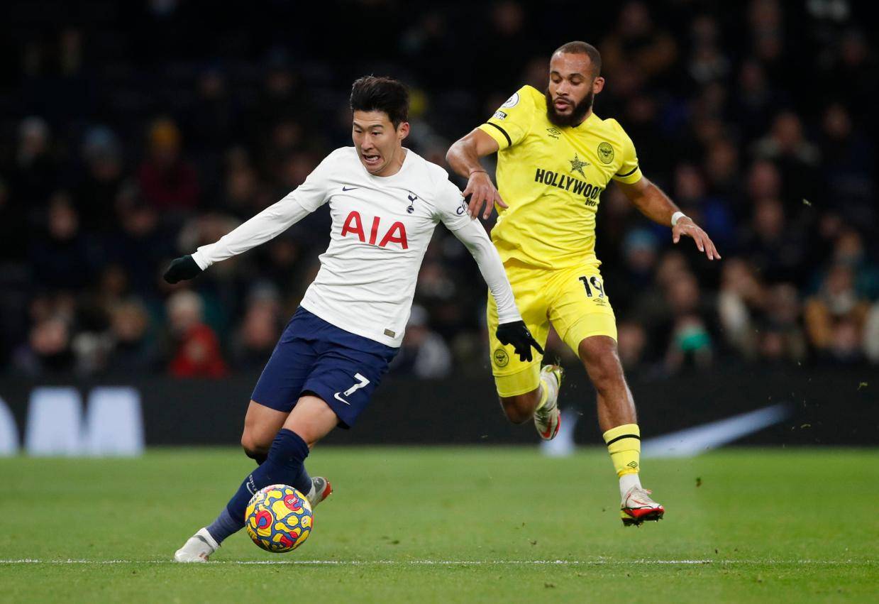 包含曼城大胜热刺，领先优势扩大至六分的词条