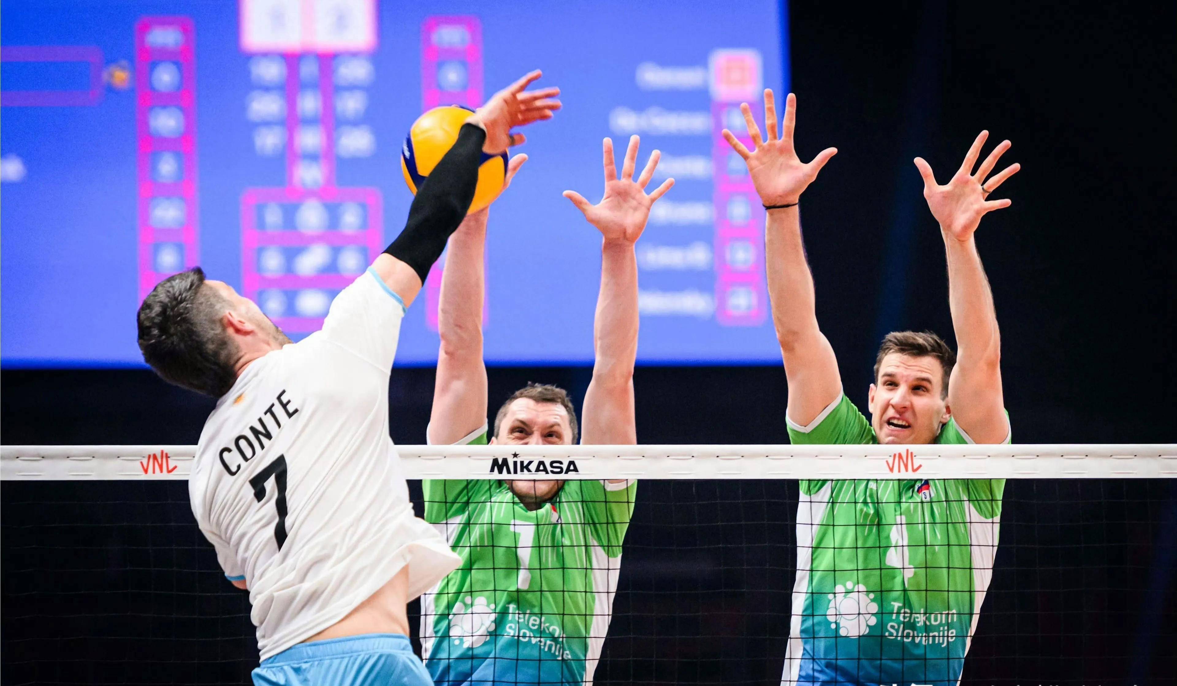 开云体育在线-法国队展示出色技术，赢得观众喝彩