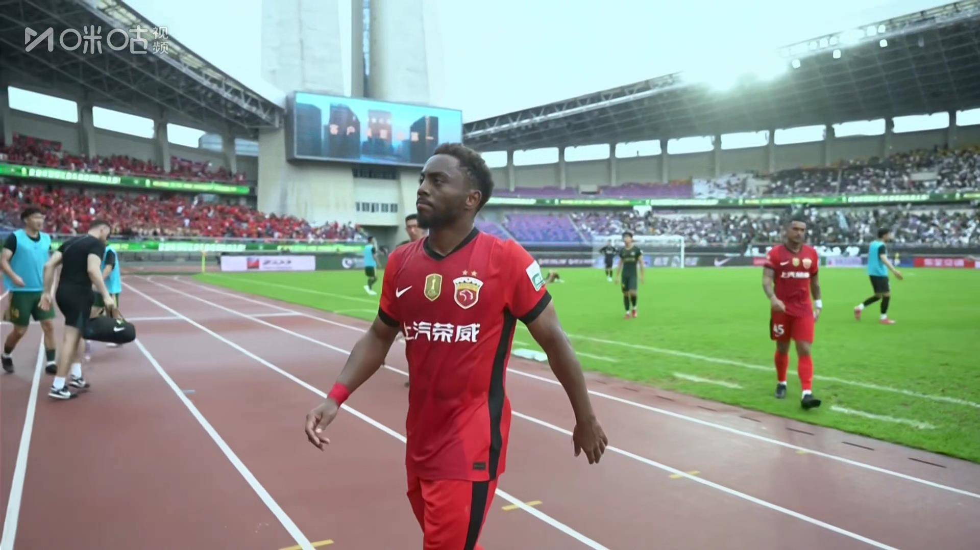 恒大主场战平上海上港，积分领先扩大的简单介绍