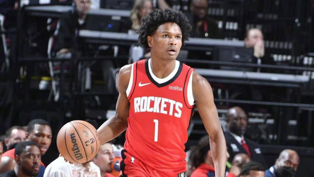 火箭队轮换阵容频繁,锋线配置成谜 火箭队轮换阵容频繁,锋线配置成谜