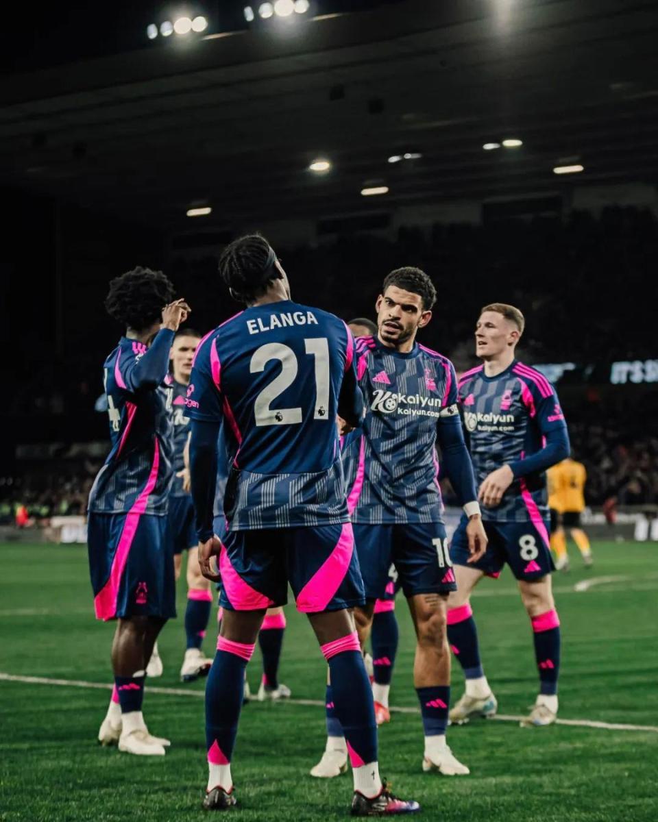 球队内部竞争激烈，出现新赛季黑马