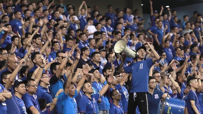 热门足球联赛引爆观众狂热双方对抗火爆球场的简单介绍