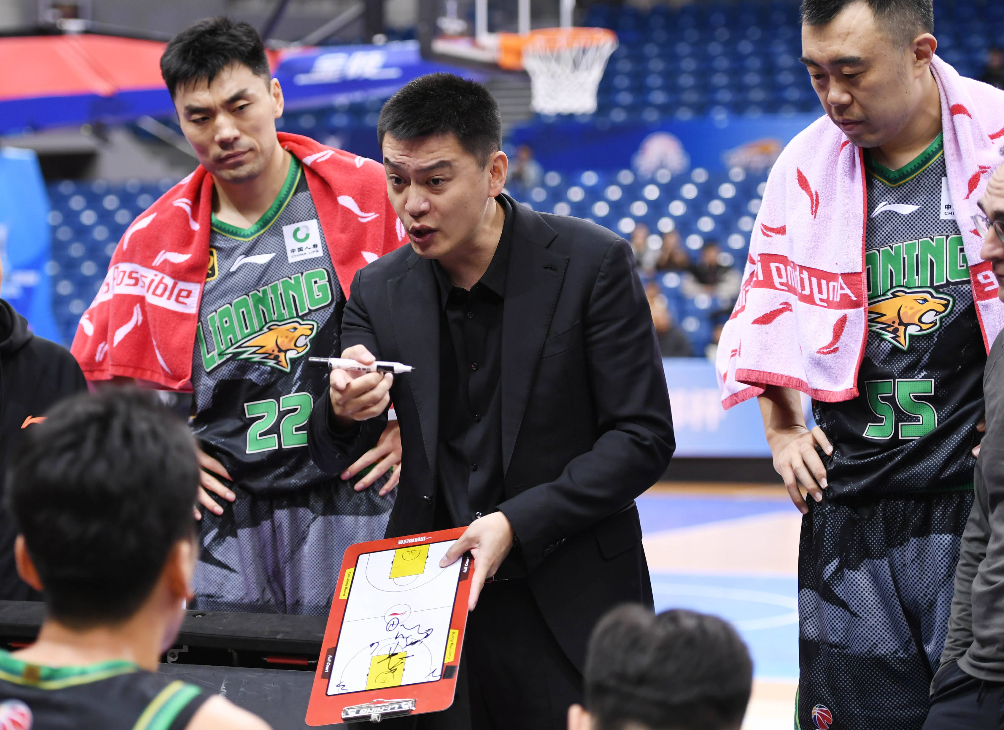 辽宁男篮深陷困境，状态低迷