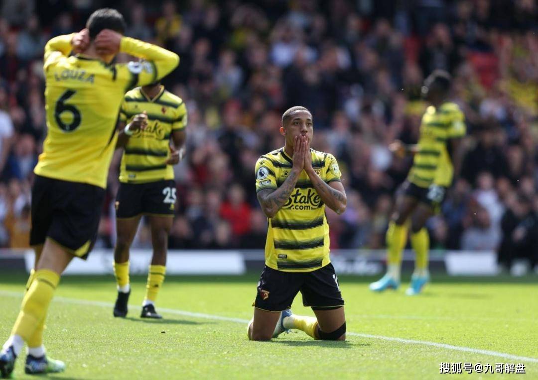 激烈角逐中,表现出色的球员脱颖而出 激烈角逐中,表现出色的球员脱颖而出