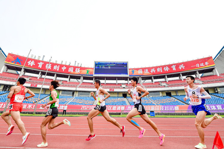 蒙古田径选手以出色表现夺冠 蒙古田径选手以出色表现夺冠