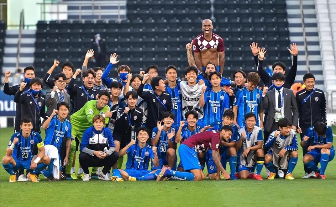 主帅战术调整奏效,带领球队逆转比赛的简单介绍 主帅战术调整奏效,带领球队逆转比赛的简单介绍