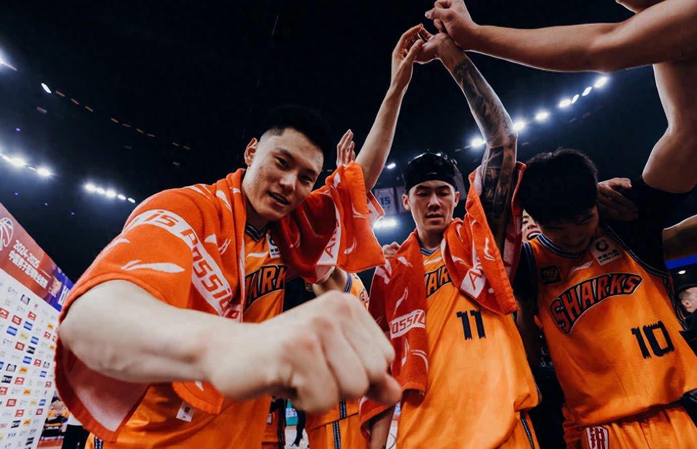 球队教练战术高超,引领球队获胜的简单介绍 球队教练战术高超,引领球队获胜的简单介绍