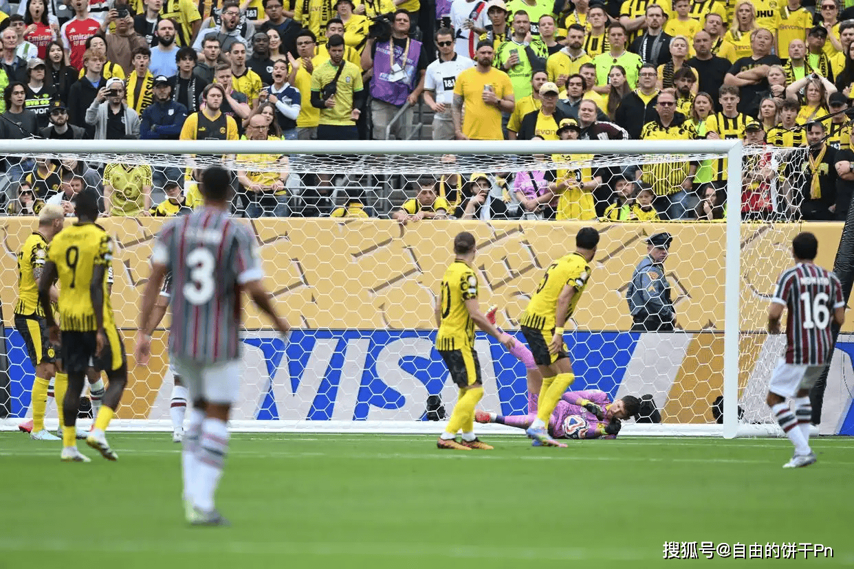 开云下载-多特蒙德球员表现出色，战胜强敌
