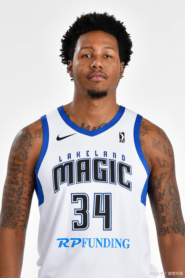 包含汉诺威96球员闪光，成为球队得分保障的词条