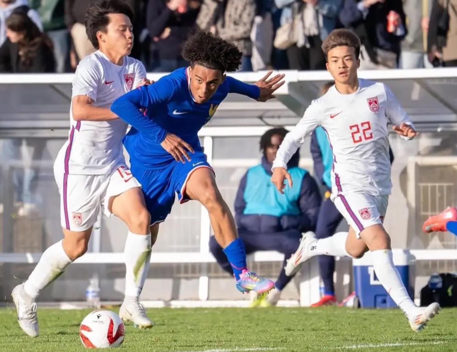 泰斯利兴奋击败对手,球队刷新目标迎战下一轮的简单介绍 泰斯利兴奋击败对手,球队刷新目标迎战下一轮的简单介绍