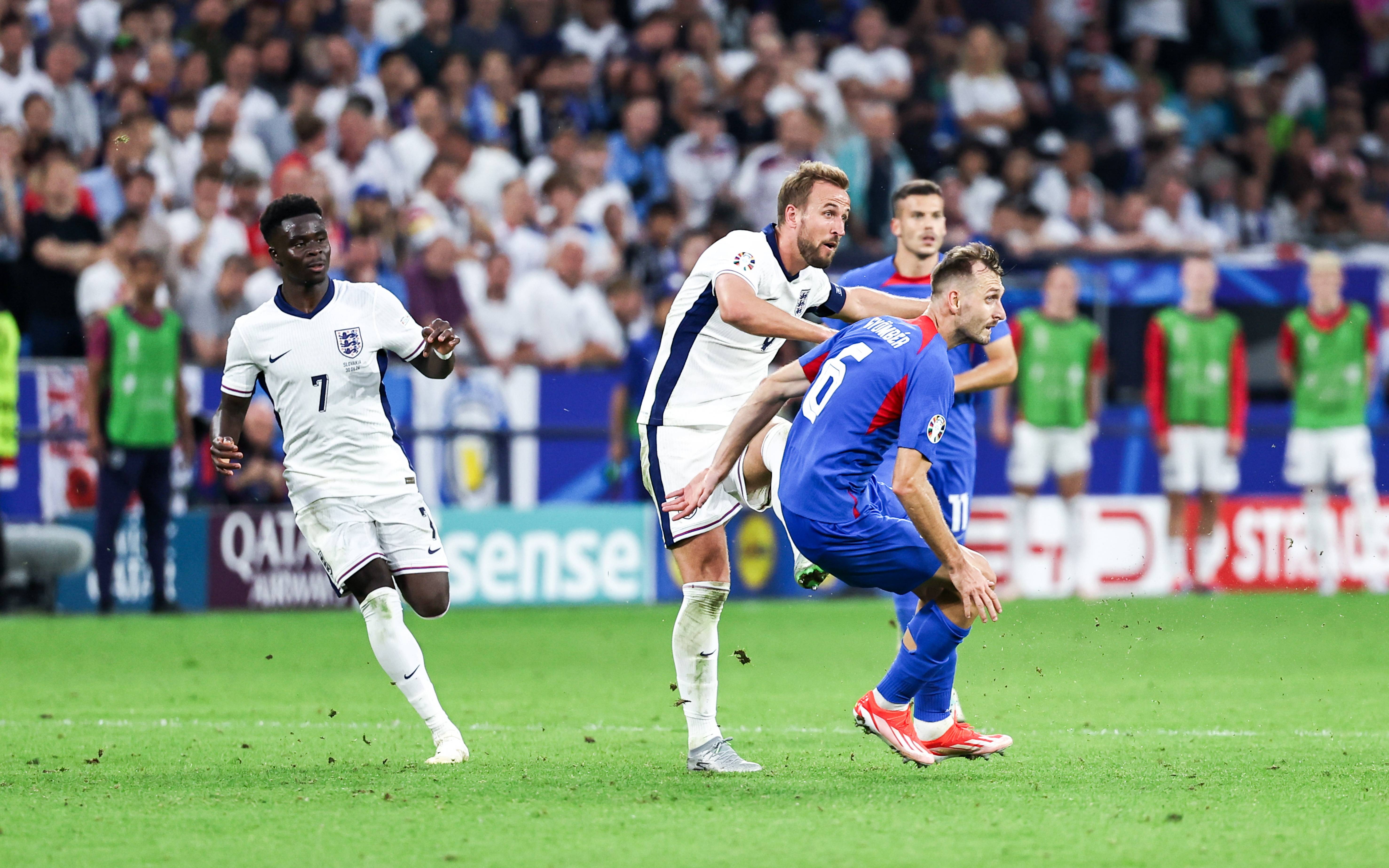 斯洛伐克队一路高歌,轻松晋级 斯洛伐克队一路高歌,轻松晋级