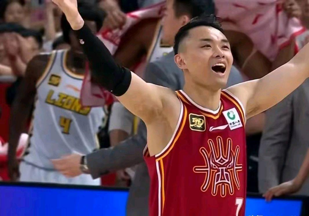 篮球赛季风云再起，球迷热度不减