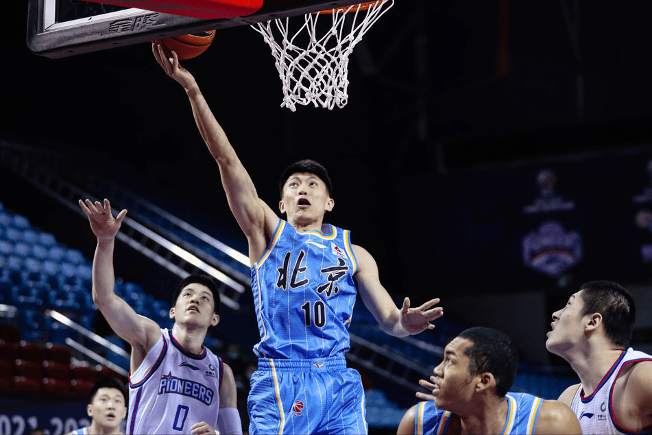 澳大利亚新外援首秀亮相，表现出色获赞