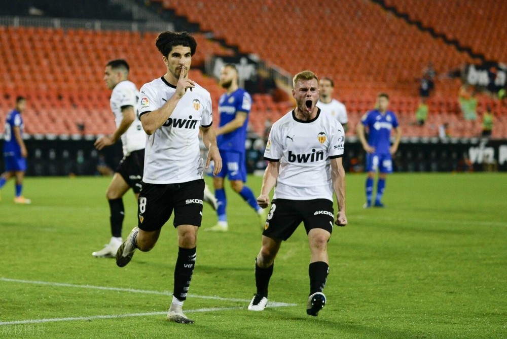 开云体育APP下载-皇家社会成为本赛季黑马，球迷期待更好表现的简单介绍