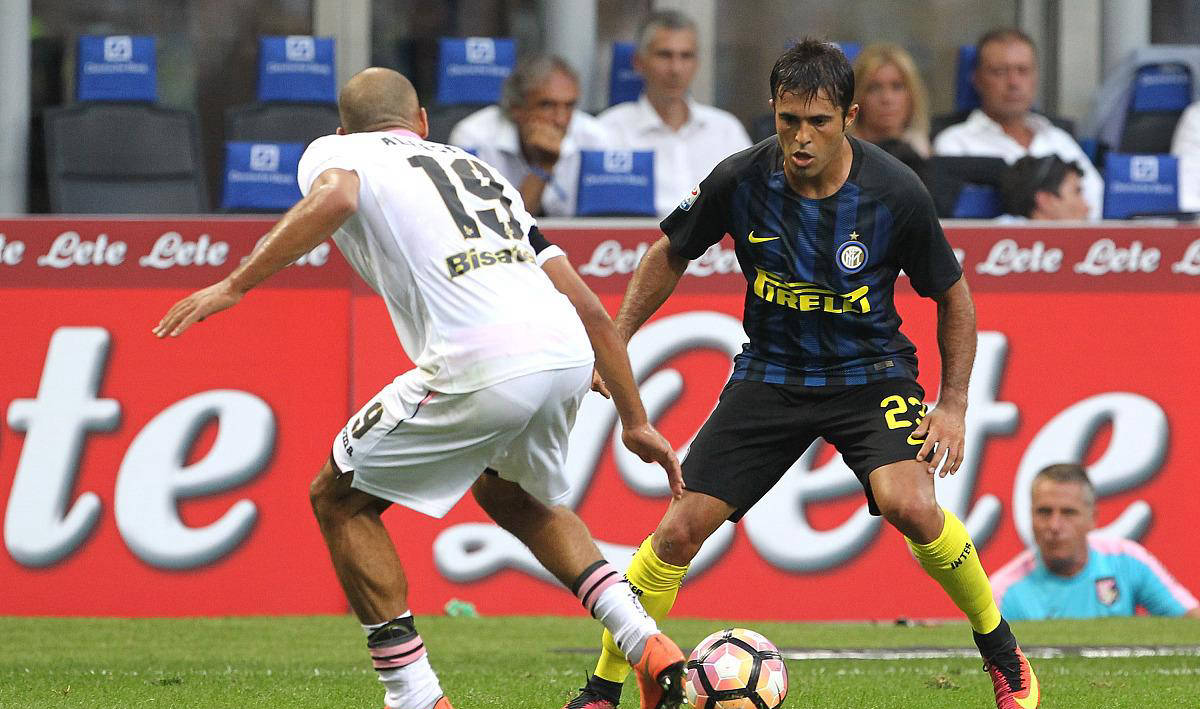 阿贾克斯主场发威,力压对手晋级 阿贾克斯主场发威,力压对手晋级