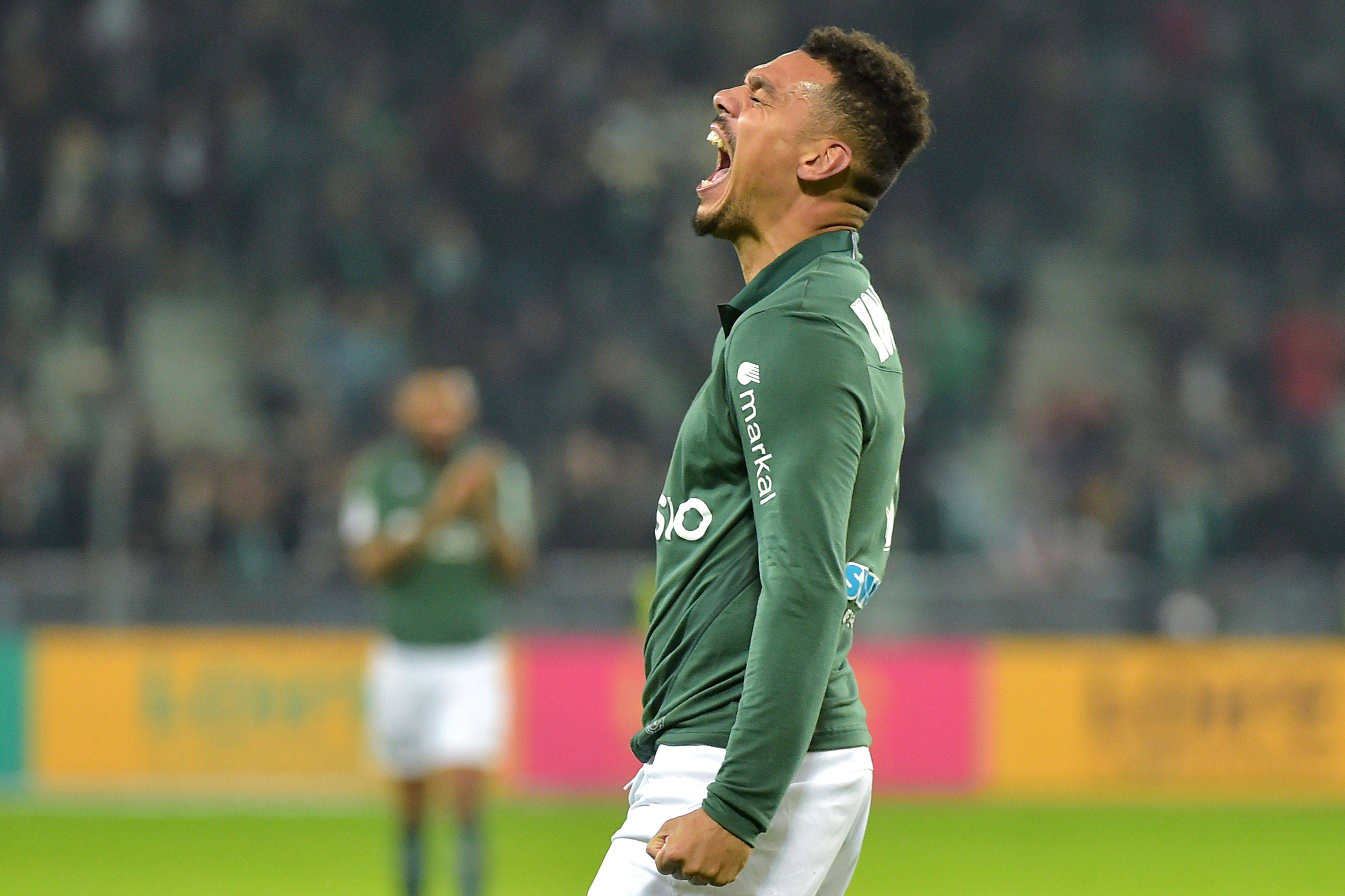 关于圣埃蒂安主场战平,争夺欧战资格激烈的信息 关于圣埃蒂安主场战平,争夺欧战资格激烈的信息