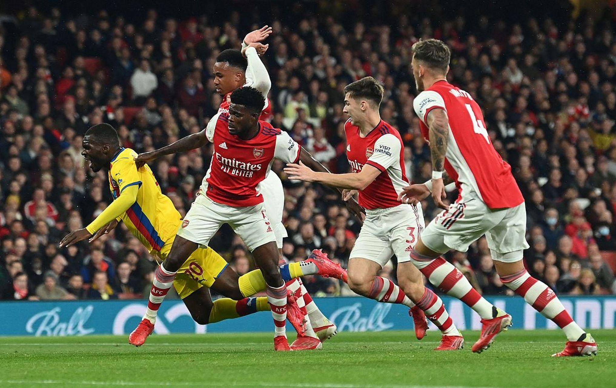 曼联客场击败埃弗顿，英超前四形势日益稳固！的简单介绍