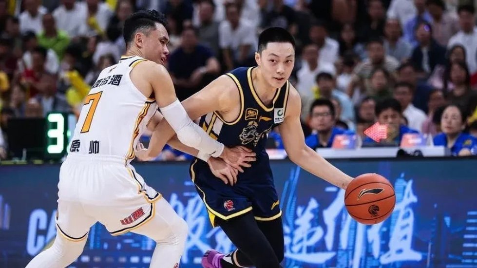 开云下载-CBA常规赛广州队主场惊险险胜山西队，豪取七连胜