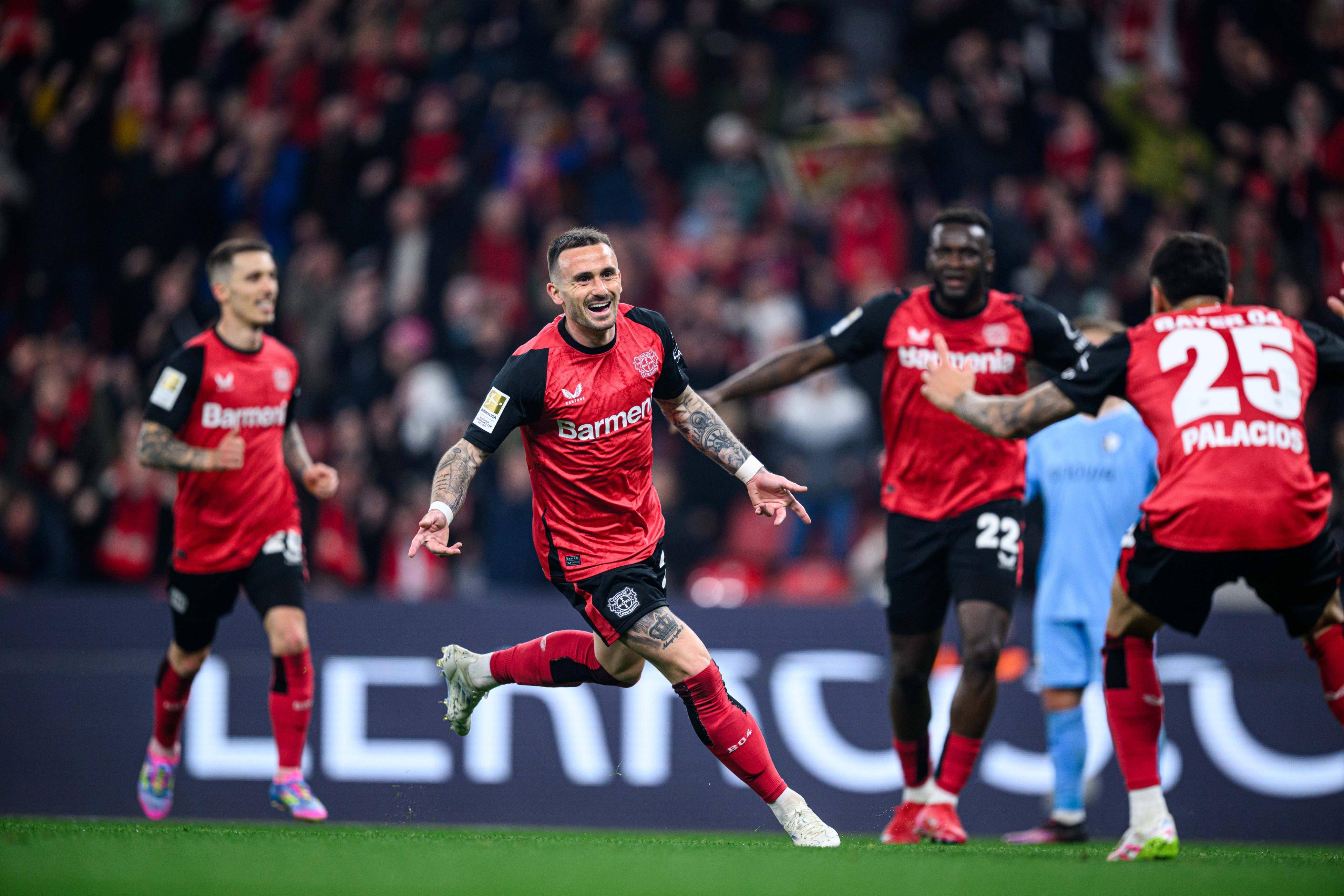 开云官网-拜仁慕尼黑主场3-1击败勒沃库森，继续领跑德甲积分榜的简单介绍