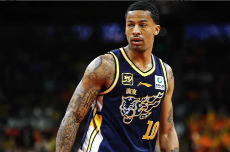 广东男篮逆转深圳队取得两连胜