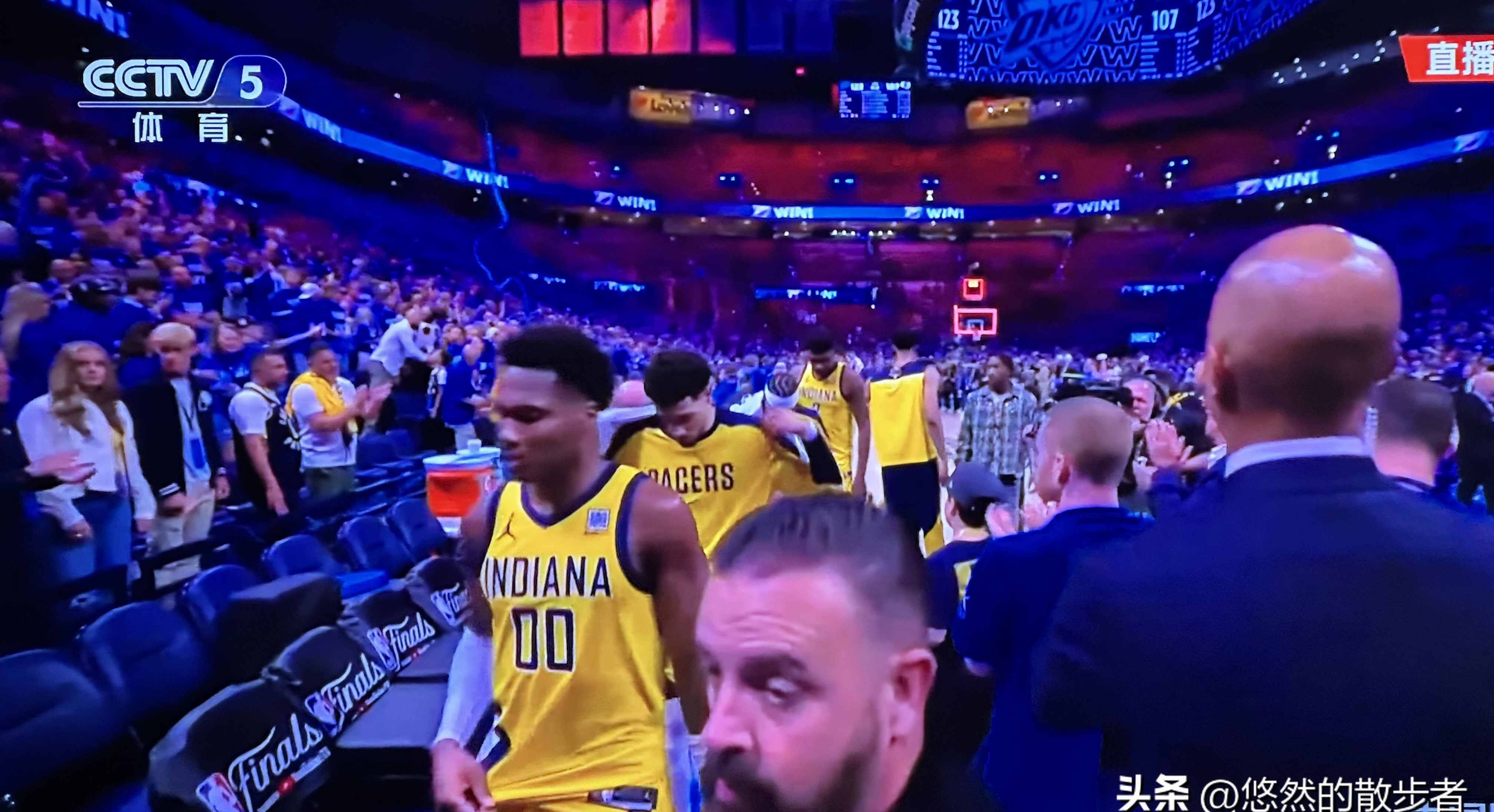 雷霆击溃爵士稳居前列取得三连胜