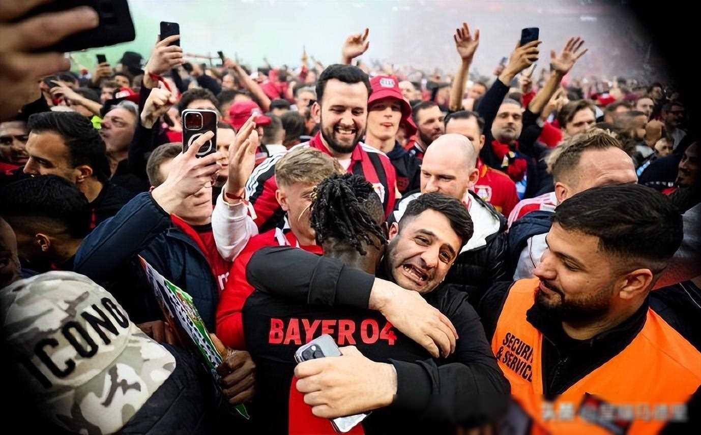 热火球迷狂欢持续庆祝球队胜利